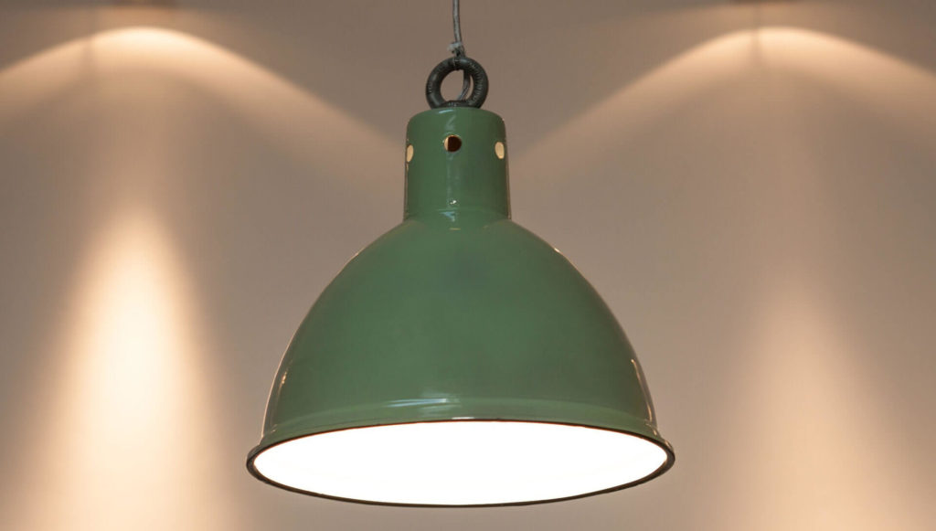 Een lamp ophangen is snel gedaan